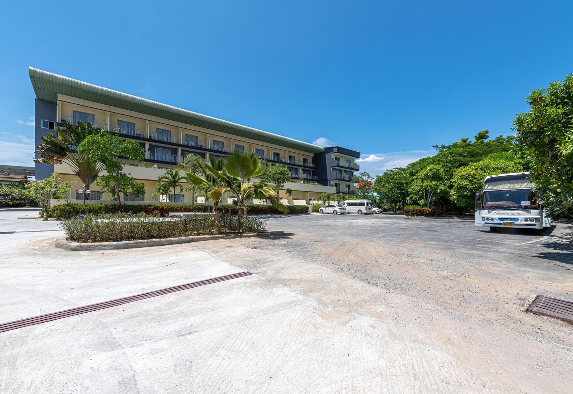 Blue Beach Grand Resort And Spa In Chalong Phuket By Dayuu Ban Saiyuan Buitenkant foto