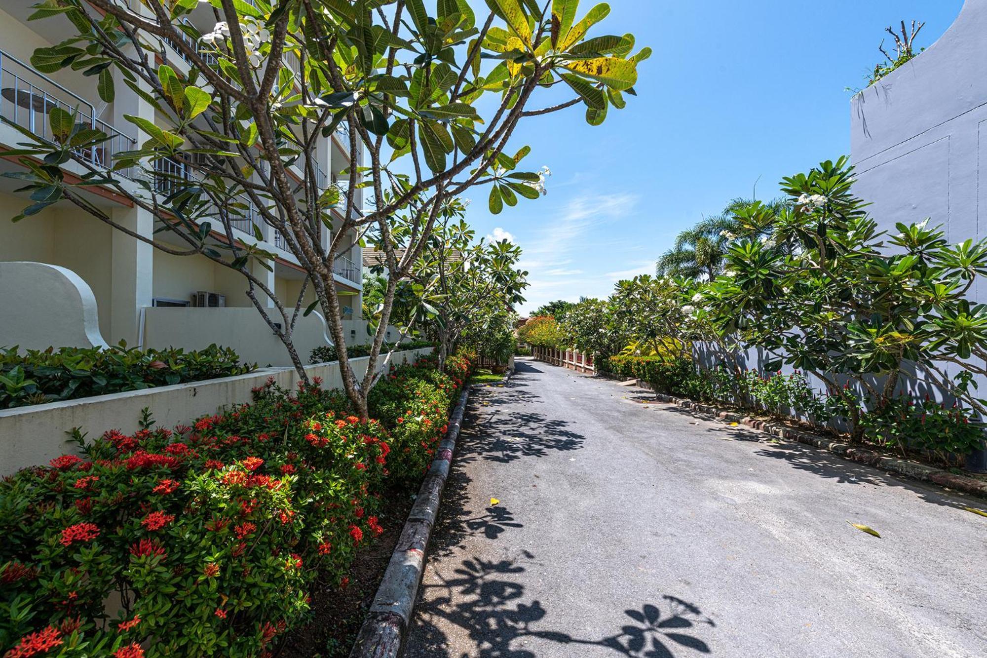Blue Beach Grand Resort And Spa In Chalong Phuket By Dayuu Ban Saiyuan Buitenkant foto