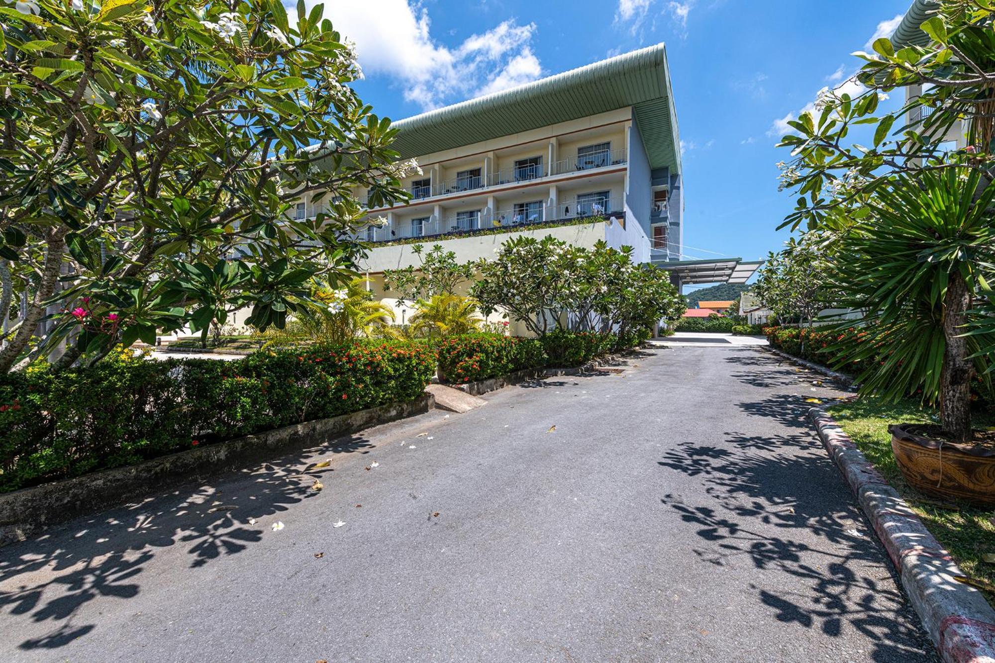 Blue Beach Grand Resort And Spa In Chalong Phuket By Dayuu Ban Saiyuan Buitenkant foto