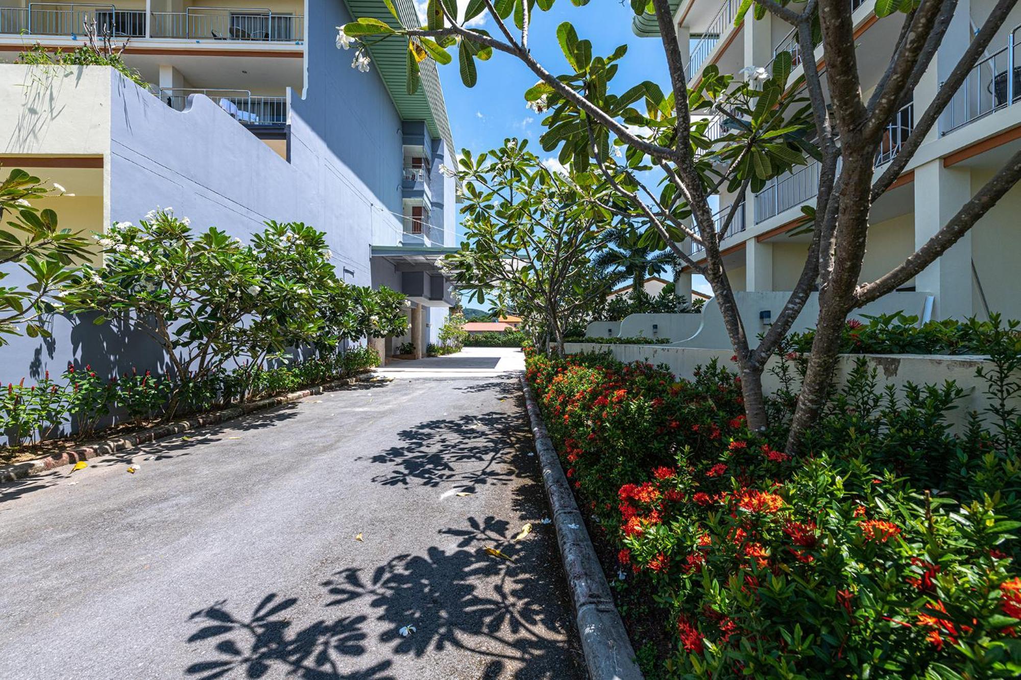 Blue Beach Grand Resort And Spa In Chalong Phuket By Dayuu Ban Saiyuan Buitenkant foto