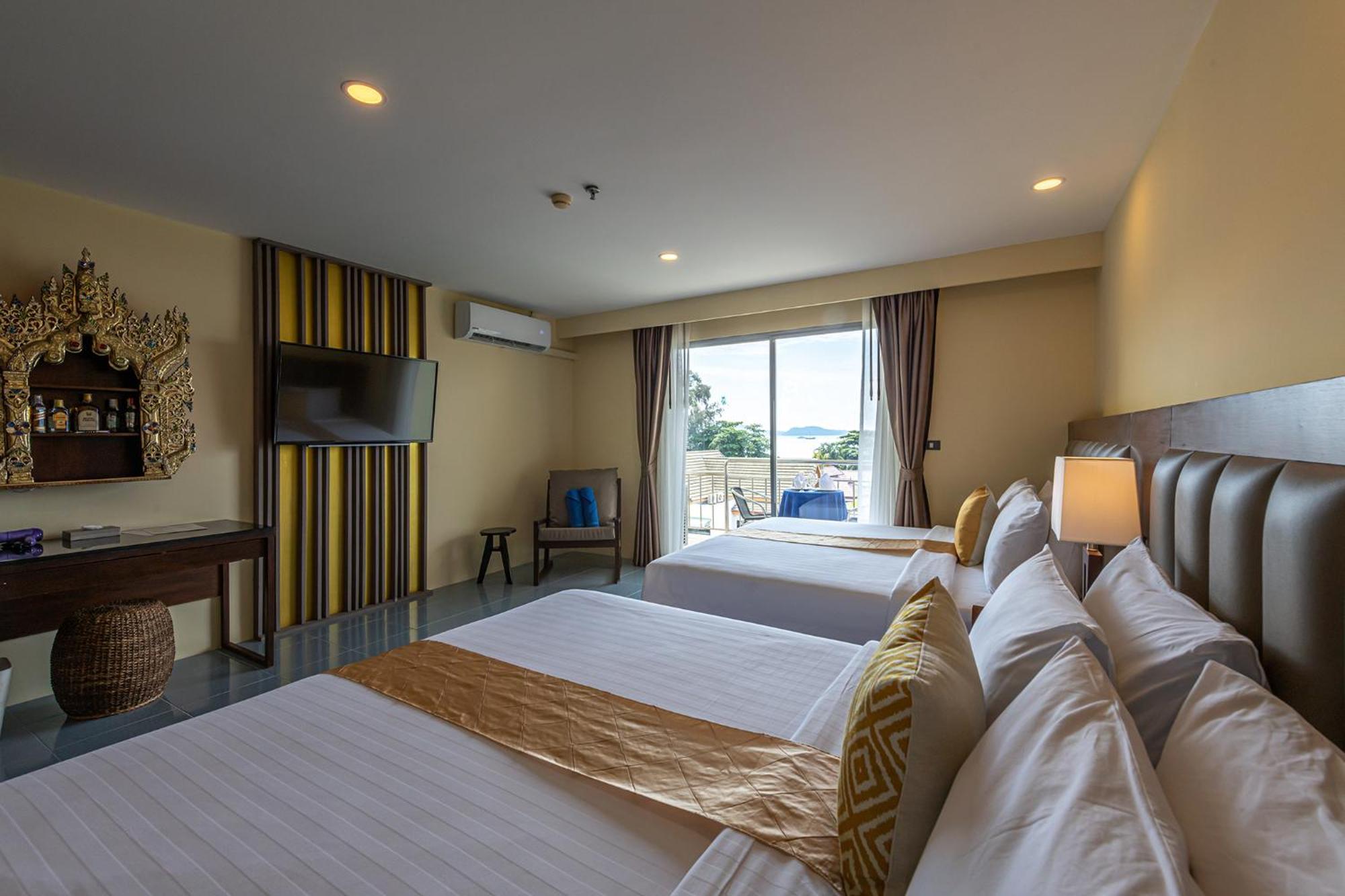 Blue Beach Grand Resort And Spa In Chalong Phuket By Dayuu Ban Saiyuan Buitenkant foto
