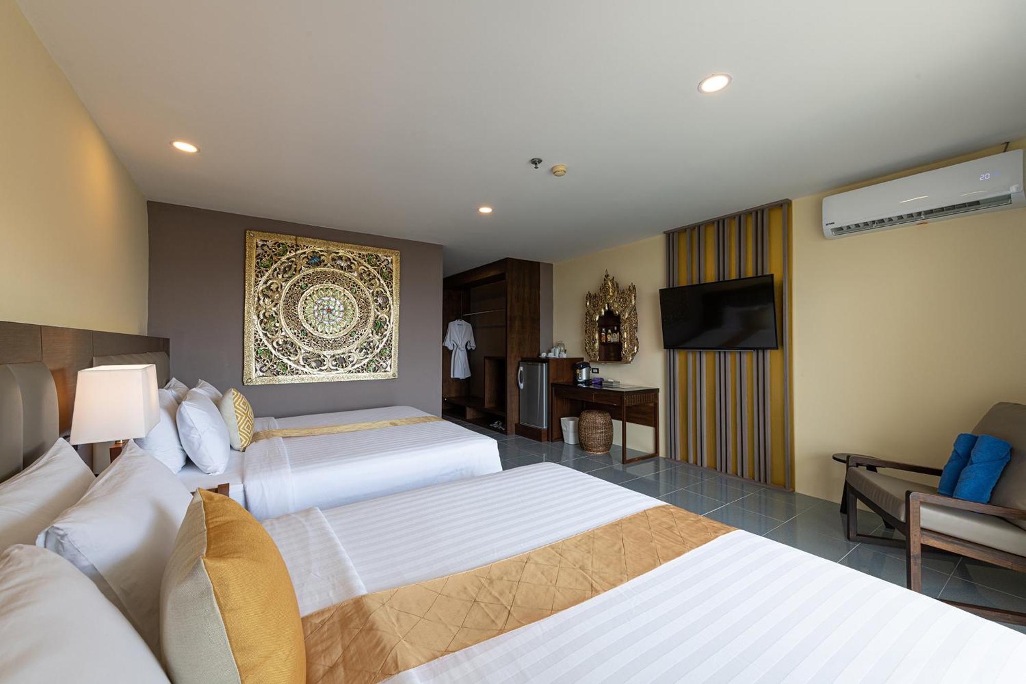 Blue Beach Grand Resort And Spa In Chalong Phuket By Dayuu Ban Saiyuan Buitenkant foto