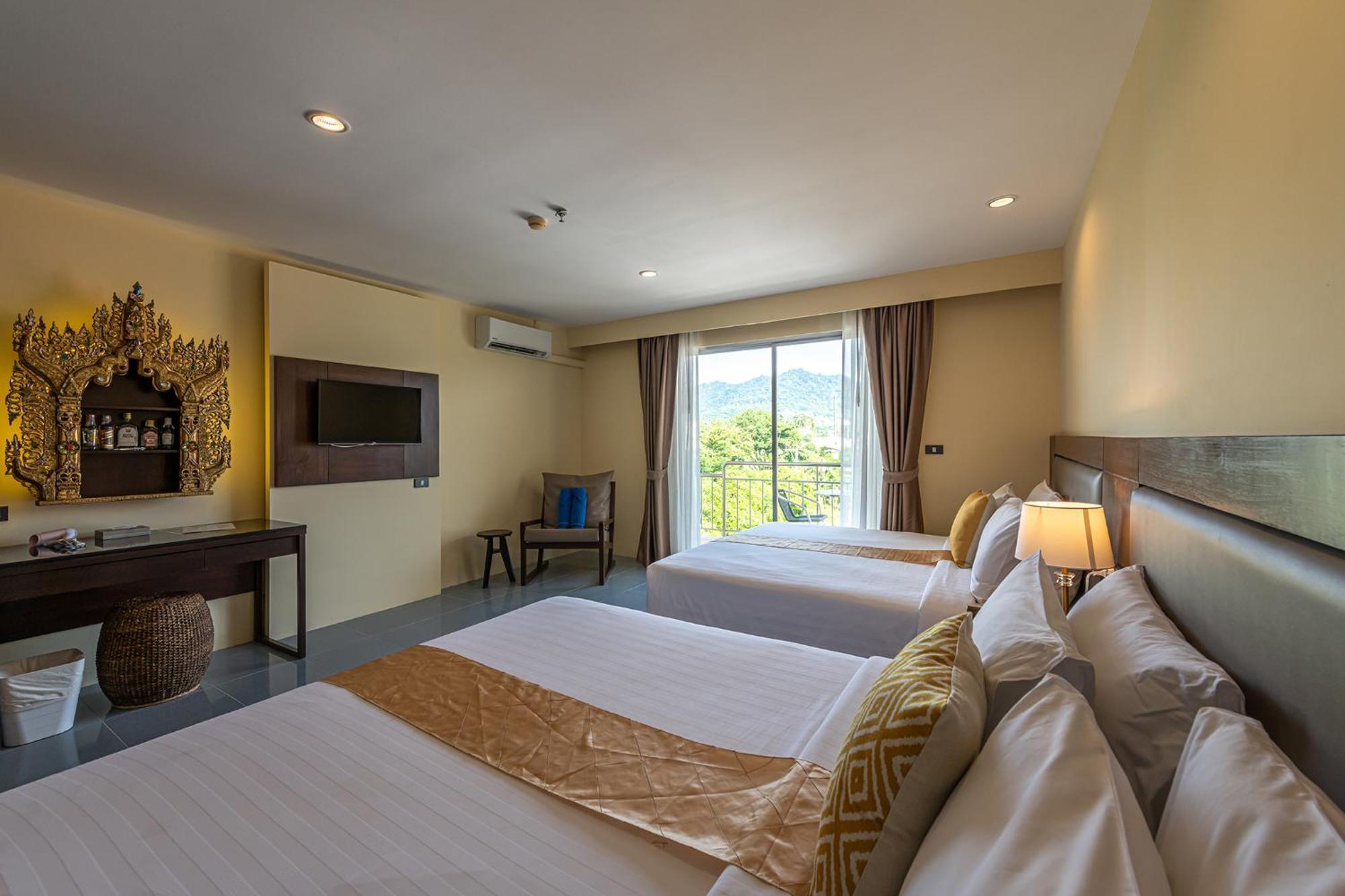 Blue Beach Grand Resort And Spa In Chalong Phuket By Dayuu Ban Saiyuan Buitenkant foto