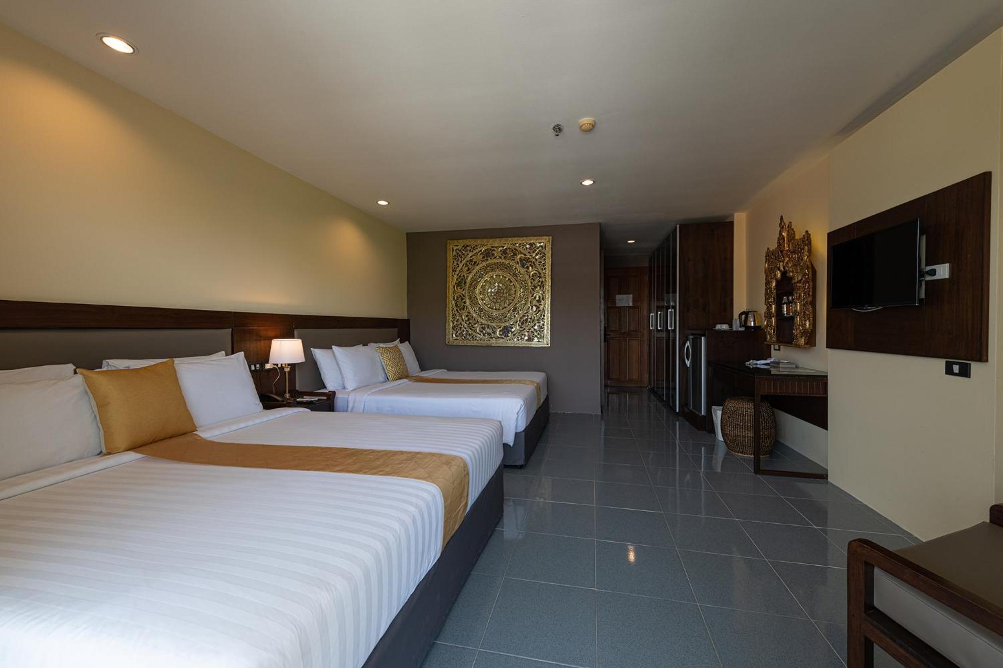 Blue Beach Grand Resort And Spa In Chalong Phuket By Dayuu Ban Saiyuan Buitenkant foto