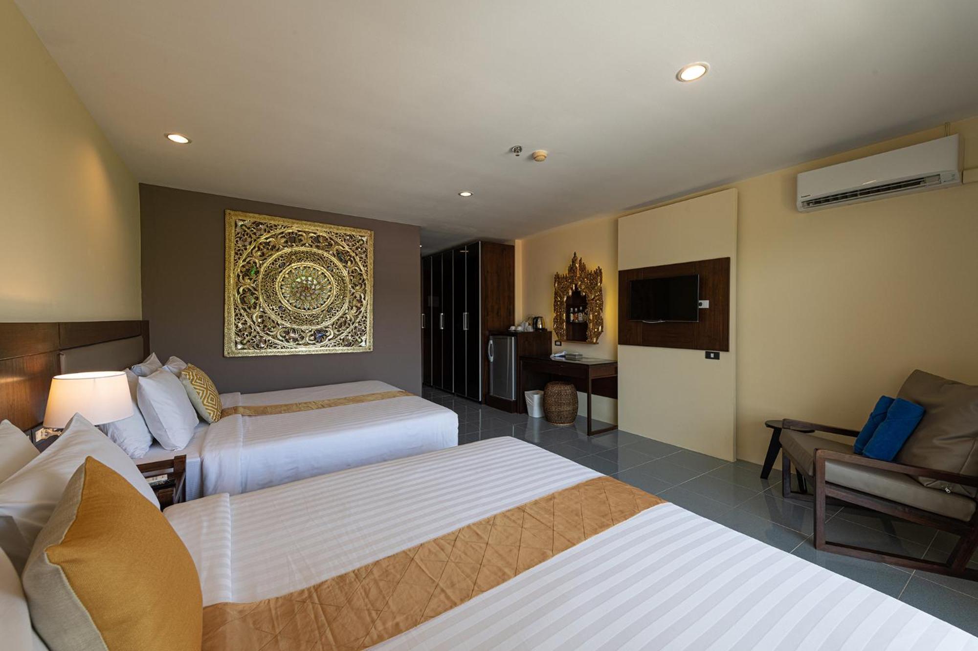 Blue Beach Grand Resort And Spa In Chalong Phuket By Dayuu Ban Saiyuan Buitenkant foto