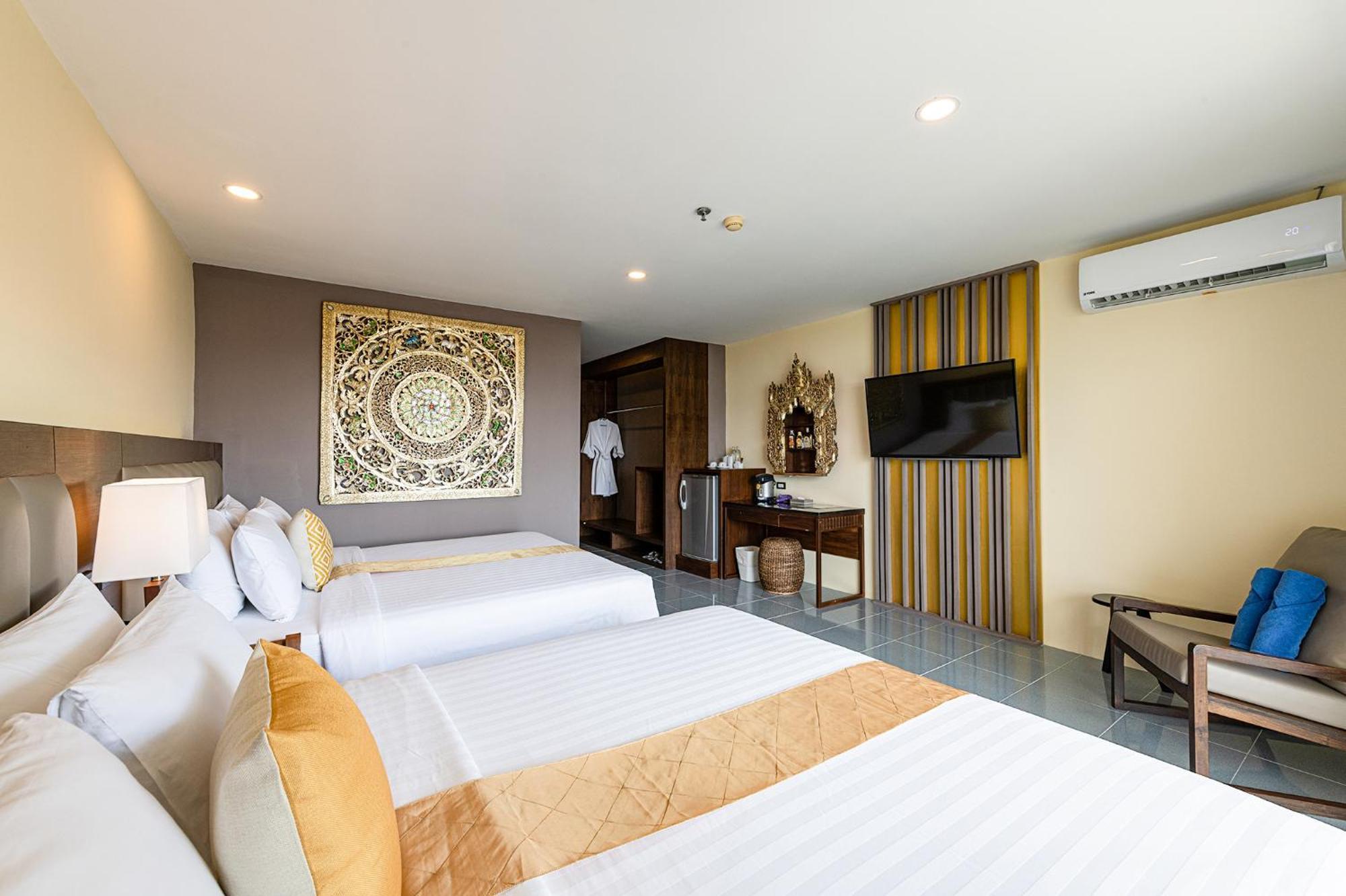 Blue Beach Grand Resort And Spa In Chalong Phuket By Dayuu Ban Saiyuan Buitenkant foto